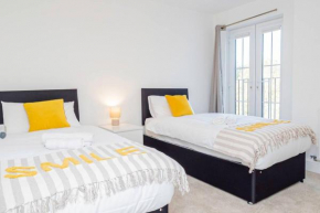 2 Bed Free Parking Leisure Contractor Apartment